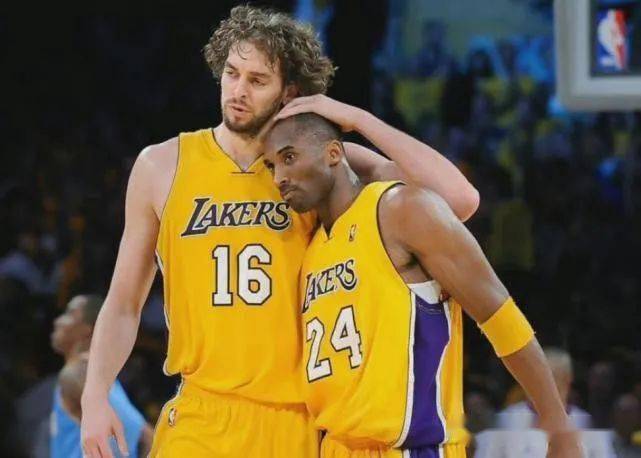 配上夸张的 配上夸张的