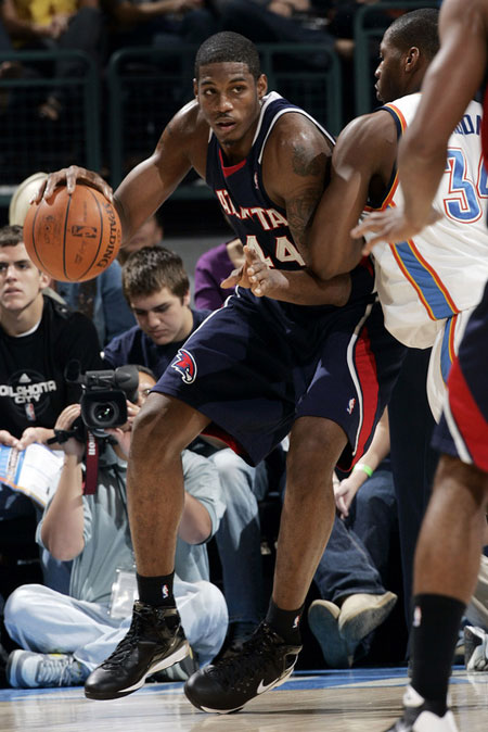 截然不同的 截然不同的